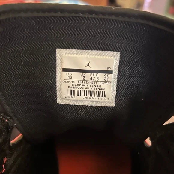 AIR JORDAN: 1 Mid ‘Infrared 23’ Sneakers 100% Authentic - Picture 8 of 8